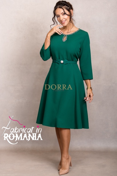 Rochie Monicca verde cu strass-uri la decolteu si curea